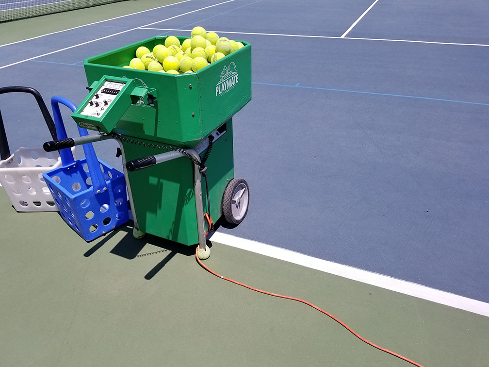 Tennis Ball Machine - Tennis Twist Ball Machine Battery Powered Ball Machine Oncourt Offcourt 